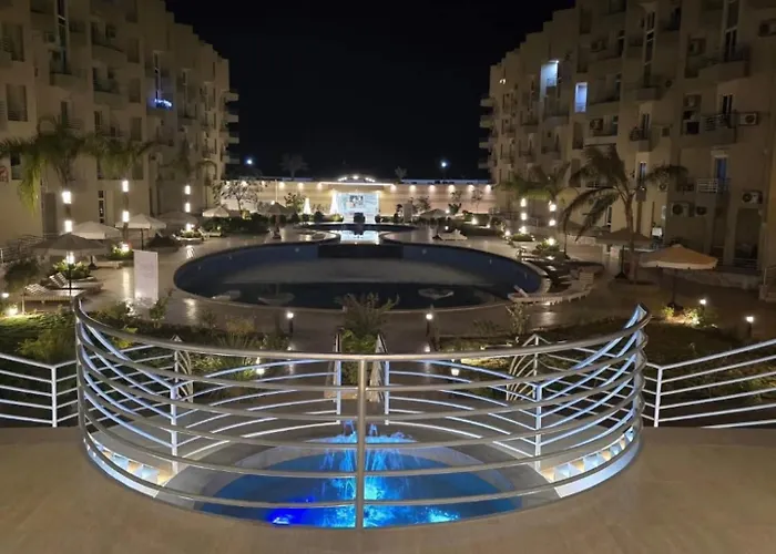 Апартаменты Luxury In With Access A112